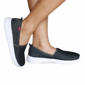 4/$40 Levi’s Denim slip on sneakers